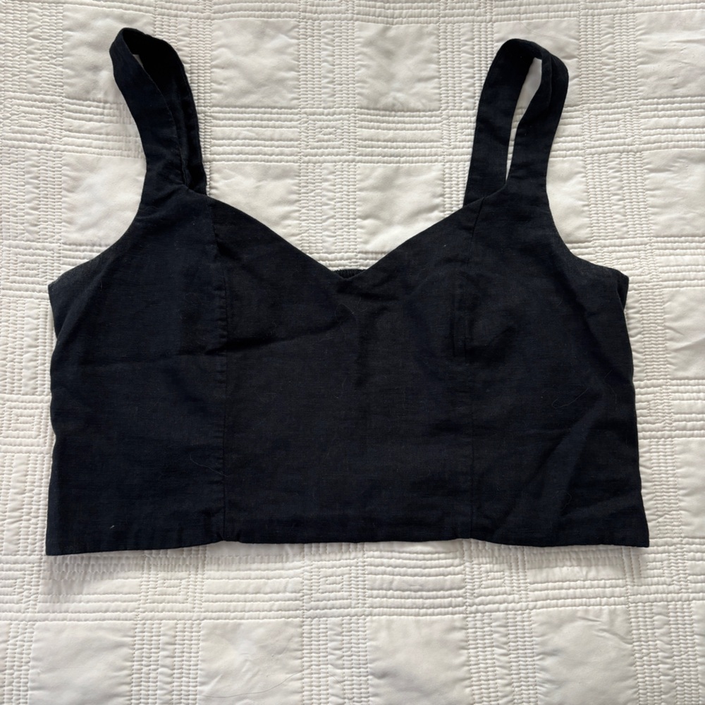 Black Sleeveless Crop Top